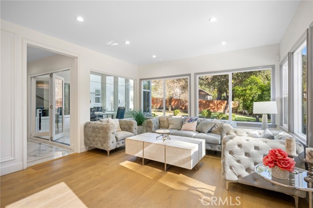 Detail Gallery Image 11 of 70 For 2065 E Altadena, Altadena,  CA 91001 - 7 Beds | 9 Baths