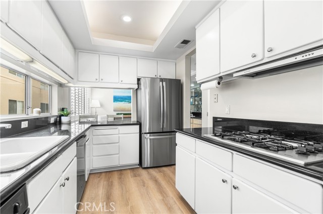 Detail Gallery Image 17 of 47 For 1927 Glendon #301,  Los Angeles,  CA 90025 - 2 Beds | 2 Baths