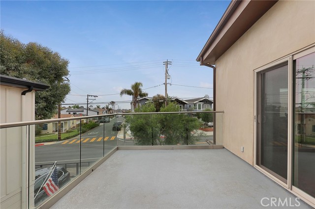 2025 Prospect Avenue, Hermosa Beach CA: https://media.crmls.org/medias/a009a6fb-5d0d-4a8f-96d9-937e89d32559.jpg