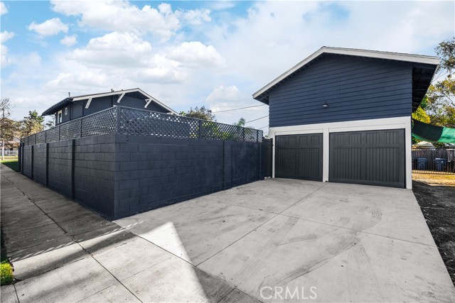 Detail Gallery Image 38 of 42 For 2301 9th, Los Angeles,  CA 90018 - 3 Beds | 3 Baths