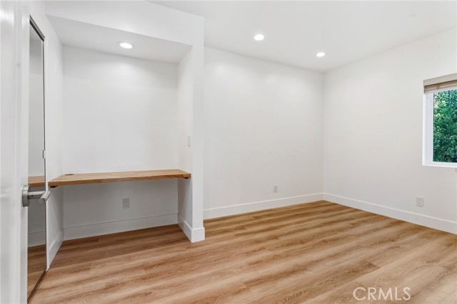 Detail Gallery Image 15 of 39 For 6200 Woodlake Ave, Woodland Hills,  CA 91367 - 3 Beds | 2 Baths