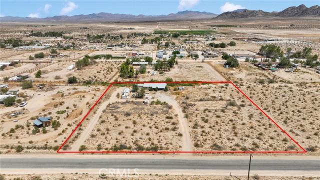 Detail Gallery Image 3 of 59 For 37531 E End Rd, Lucerne Valley,  CA 92356 - 2 Beds | 1 Baths