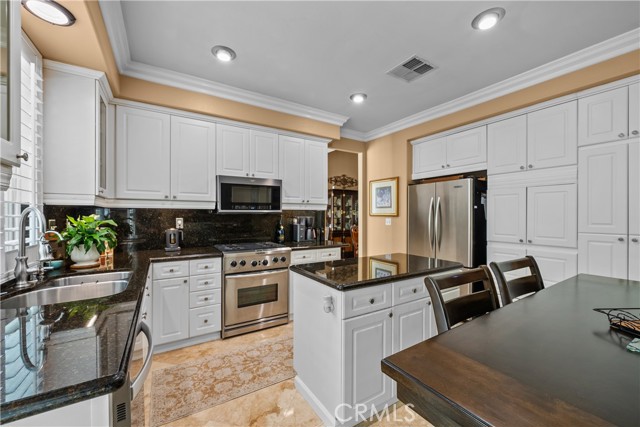 28456 Calex Drive, Valencia CA: https://media.crmls.org/medias/a00af662-a60d-4dd8-abd4-2693d4ee5932.jpg