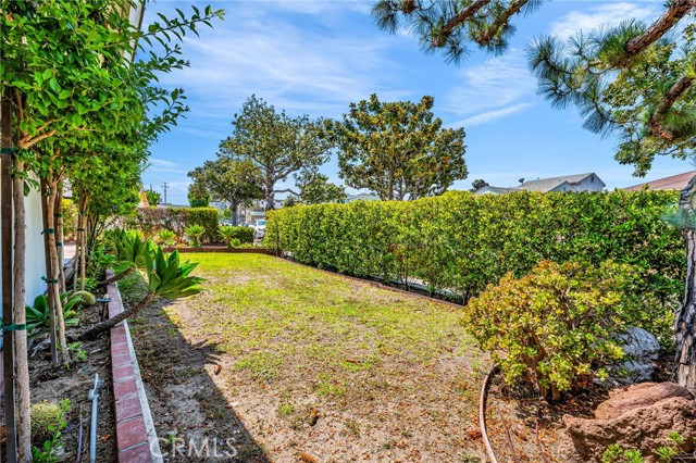 5723 West 74th Street, Los Angeles CA: https://media.crmls.org/medias/a00b294a-051e-4c74-b5cf-9fd4153a40a9.jpg