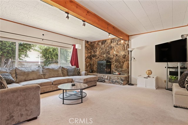 10022 Gothic Avenue, North Hills CA: https://media.crmls.org/medias/a00b4114-1e53-43a7-afd6-986af4430d1a.jpg