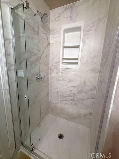 Detail Gallery Image 6 of 11 For 904 Reggio Aisle, Irvine,  CA 92606 - 2 Beds | 2 Baths