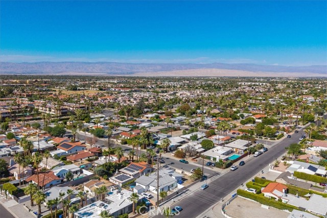 595 S Calle Santa Rosa, Palm Springs CA: https://media.crmls.org/medias/a00b4308-b08b-4be9-b43c-50010fd3510e.jpg