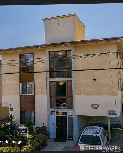 1016 W 24th Street, Los Angeles CA: https://media.crmls.org/medias/a00e2792-554c-4930-8aae-d6a14939fd20.jpg