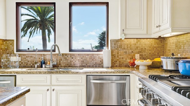 1699 Calle De Los Alamos, San Clemente CA: https://media.crmls.org/medias/a00e3755-5363-4077-84e3-0d647e0cdbd7.jpg