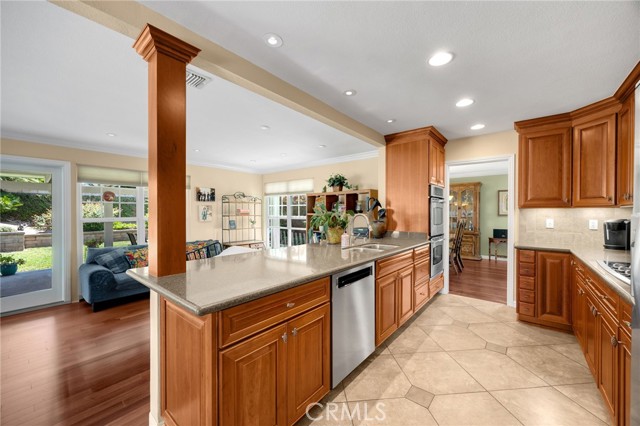 Detail Gallery Image 9 of 31 For 1400 Post Rd, Fullerton,  CA 92833 - 4 Beds | 2/1 Baths