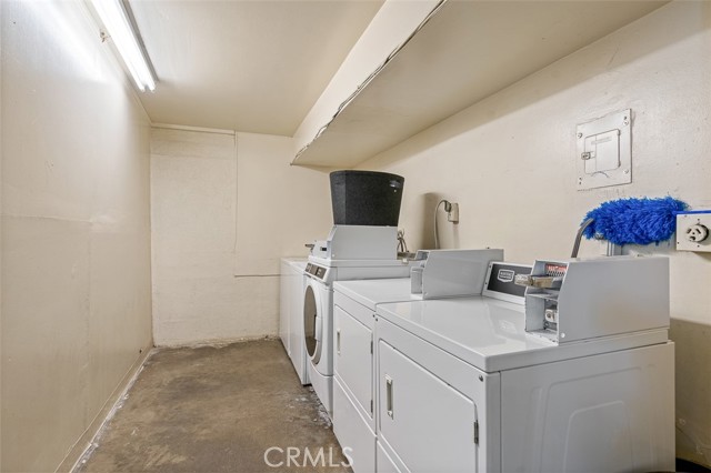 820 N Raymond Avenue, Pasadena CA: https://media.crmls.org/medias/a00fb77a-6f90-416c-9b64-2592ec1a46f3.jpg