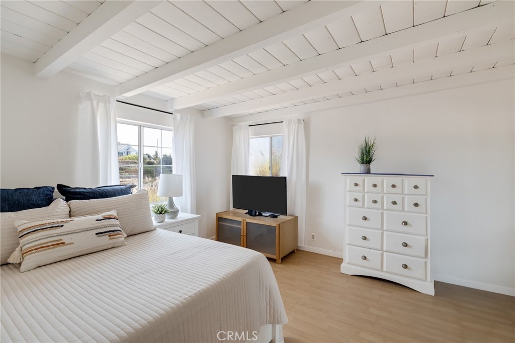 https://media.crmls.org/medias/a00fd531-e4ec-482e-bed6-48d222703ee0.jpg?preset=X-Large