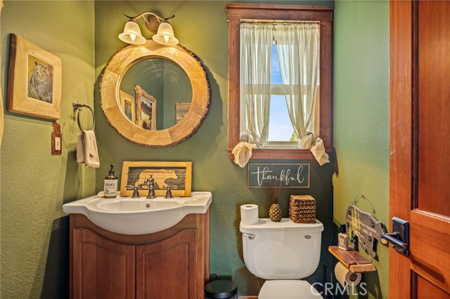 Detail Gallery Image 17 of 52 For 813 Brentwood, Lake Arrowhead,  CA 92352 - 4 Beds | 3/1 Baths