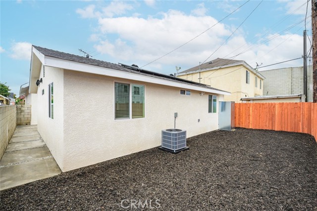 Detail Gallery Image 5 of 12 For 528 W 43rd St, Los Angeles,  CA 90037 - – Beds | – Baths