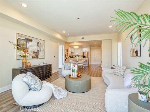 56 E Duarte Road, Arcadia CA: https://media.crmls.org/medias/a011bc91-44ea-4ee7-b7b2-613315fe8433.jpg
