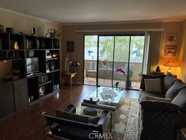 356 West California, 23 photo 2