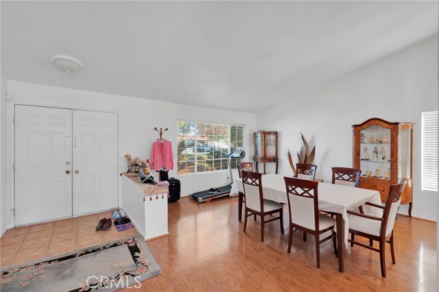 11117 Villa, Adelanto CA: https://media.crmls.org/medias/a011f984-c88e-401a-85dc-7cd0eb7739b2.jpg