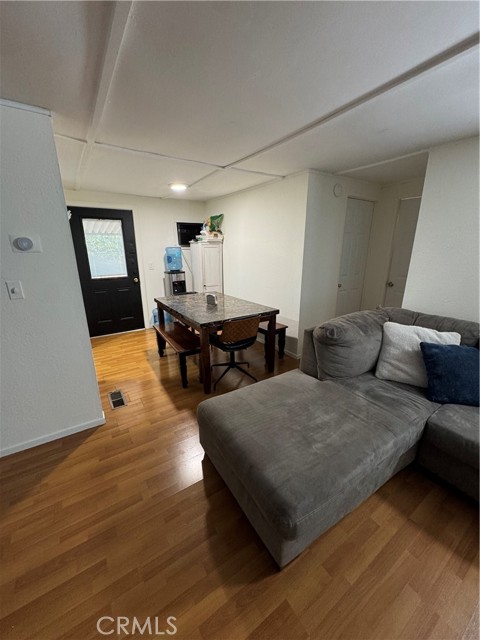 Detail Gallery Image 9 of 22 For 17225 Valley Bld #10,  Fontana,  CA 92335 - 3 Beds | 2 Baths
