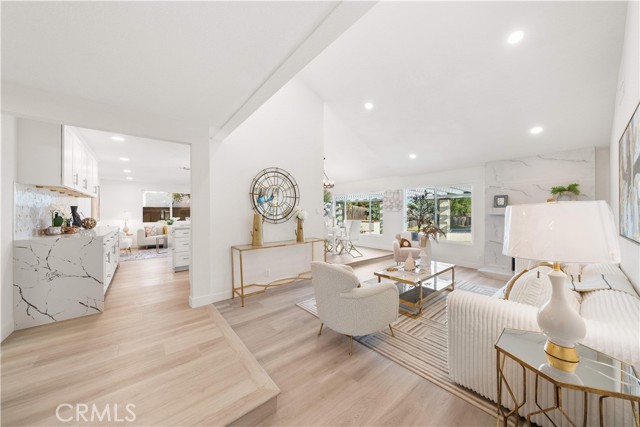 Detail Gallery Image 11 of 33 For 18070 Mark Ln, Yorba Linda,  CA 92886 - 4 Beds | 2 Baths