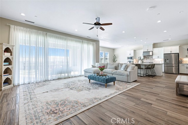 Detail Gallery Image 5 of 43 For 944 Horizon Dr, Madera,  CA 93636 - 3 Beds | 3/1 Baths