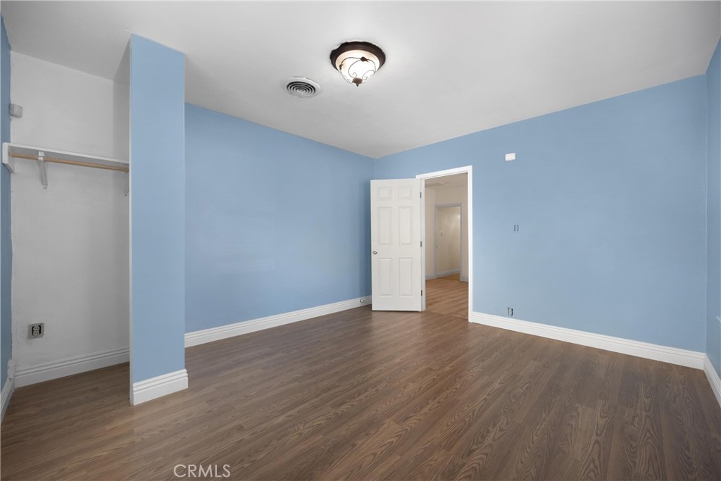 https://media.crmls.org/medias/a01319e6-bcd7-44d7-a353-725af67afbe5.jpg?preset=X-Large