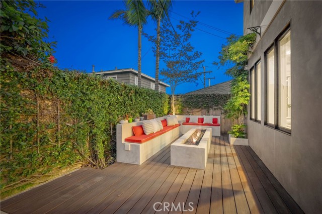 1704 Poinsettia, Manhattan Beach, California 90266, 4 Bedrooms Bedrooms, ,3 BathroomsBathrooms,Residential,For Sale,Poinsettia,SB26093212