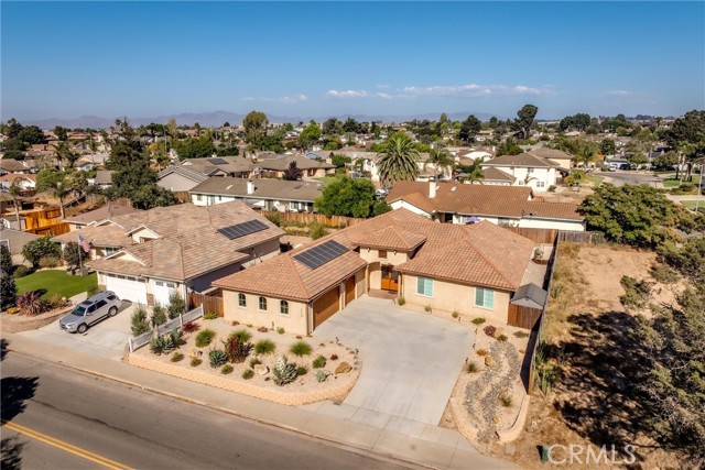 4654 Hummel Drive, Santa Maria CA: https://media.crmls.org/medias/a0146bfd-adbb-4cfd-9026-a16aa2e24b2d.jpg