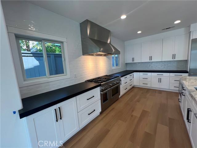 2517 Fairway Drive, Costa Mesa CA: https://media.crmls.org/medias/a0158395-a43c-48cc-a721-9f1fa4b44fc1.jpg