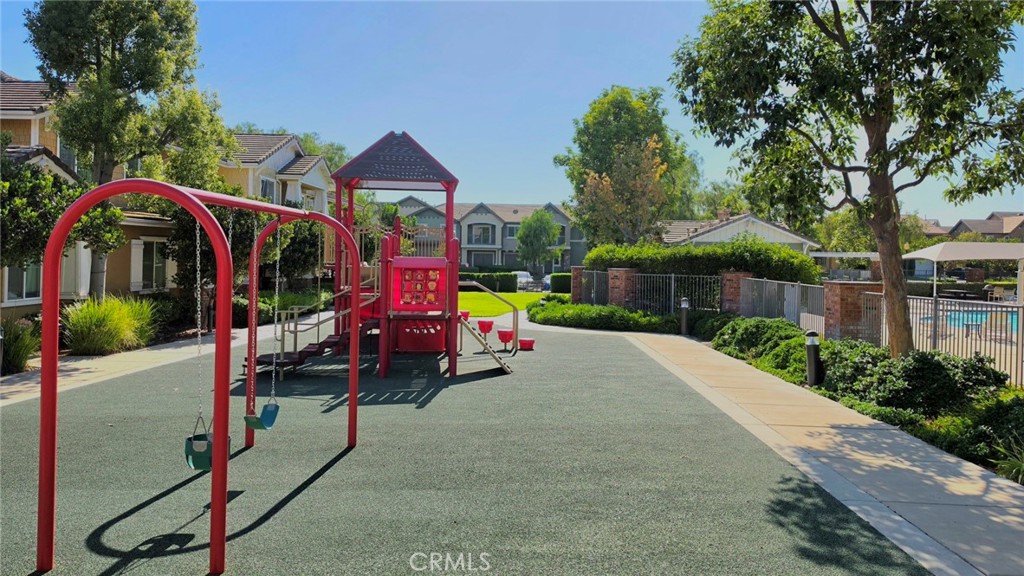 https://media.crmls.org/medias/a015926a-59e8-4b8f-9601-c2c00a53a8d4.jpg?preset=X-Large