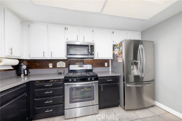 Detail Gallery Image 11 of 32 For 1380 W 48th St #30,  San Bernardino,  CA 92407 - 3 Beds | 2/1 Baths