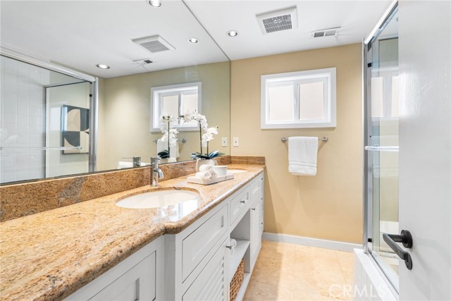 Detail Gallery Image 21 of 48 For 7008 W Oceanfront, Newport Beach,  CA 92663 - 5 Beds | 3/1 Baths