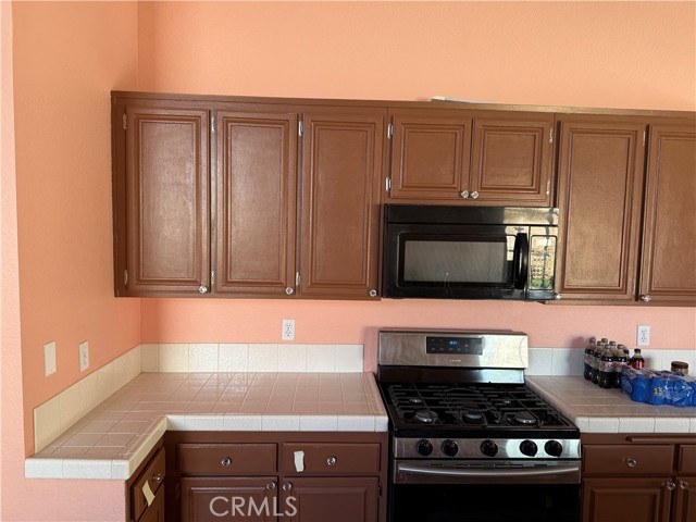 Detail Gallery Image 7 of 19 For 43527 Grange, Lancaster,  CA 93535 - 4 Beds | 2 Baths