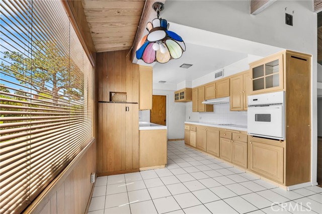 5723 West 74th Street, Los Angeles CA: https://media.crmls.org/medias/a016bcd3-1ae2-442f-8df7-4015134eeceb.jpg