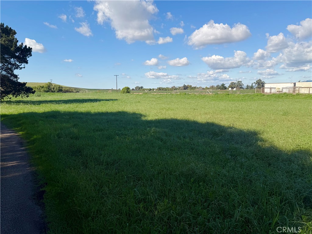 https://media.crmls.org/medias/a016e3e8-9976-4000-a8d3-ca379527f621.jpg?preset=X-Large