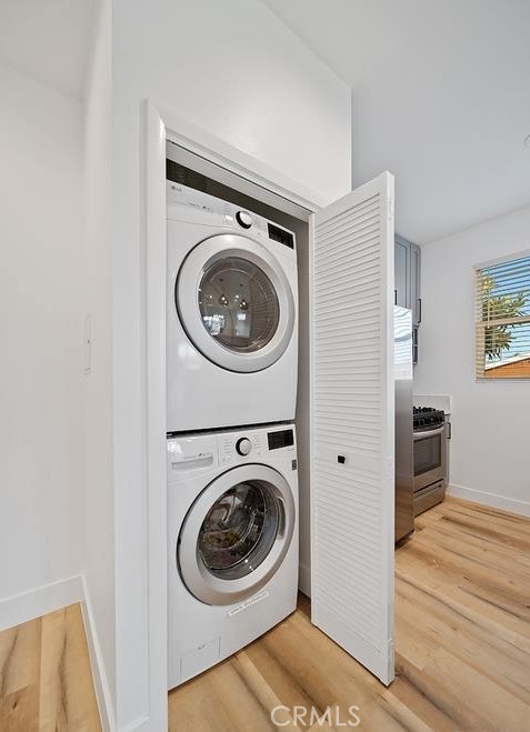 Detail Gallery Image 11 of 23 For 4539 1/2 St Elmo Dr, Los Angeles,  CA 90019 - 4 Beds | 3 Baths