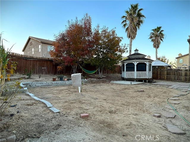 Detail Gallery Image 19 of 22 For 12644 Eaton Ln, Victorville,  CA 92392 - 4 Beds | 3 Baths