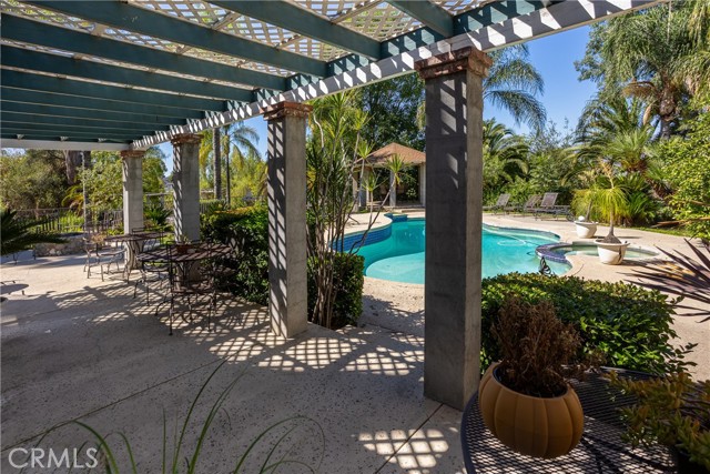 628 Sunnyside Avenue, Redlands CA: https://media.crmls.org/medias/a0187b37-8202-4c3a-98de-f5e02cd578c0.jpg