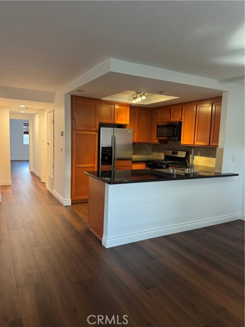 Detail Gallery Image 6 of 17 For 301 W Mountain View Ave #106,  La Habra,  CA 90631 - 2 Beds | 2 Baths