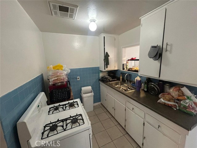 1176 Laurel Avenue, Pomona CA: https://media.crmls.org/medias/a0192056-a53a-4bcd-bd63-0680b122b4c3.jpg