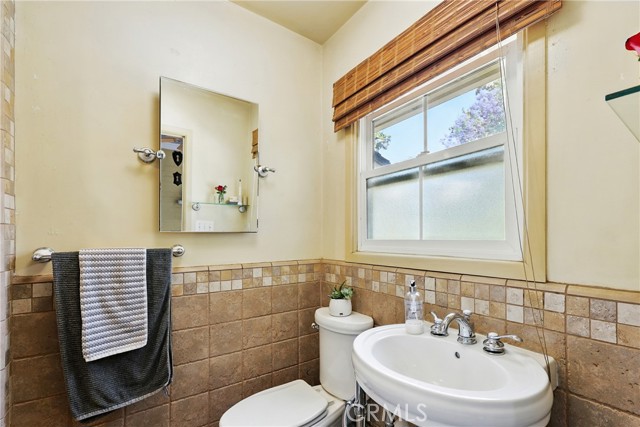 7604 Forest Avenue, Whittier CA: https://media.crmls.org/medias/a019a4a3-43e6-4547-a4b8-18f1d584cfef.jpg