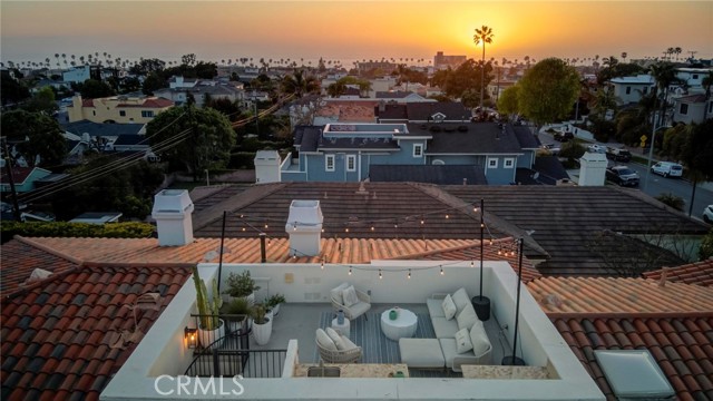 Detail Gallery Image 74 of 75 For 700 Avenue C, Redondo Beach,  CA 90277 - 5 Beds | 5/1 Baths