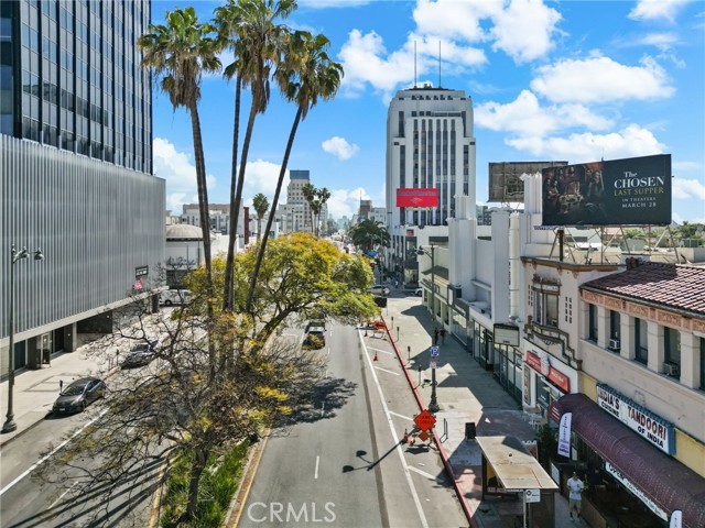 5466 Wilshire Boulevard, Los Angeles CA: https://media.crmls.org/medias/a01a46ff-0640-48b5-a652-b9f6445cd5d0.jpg