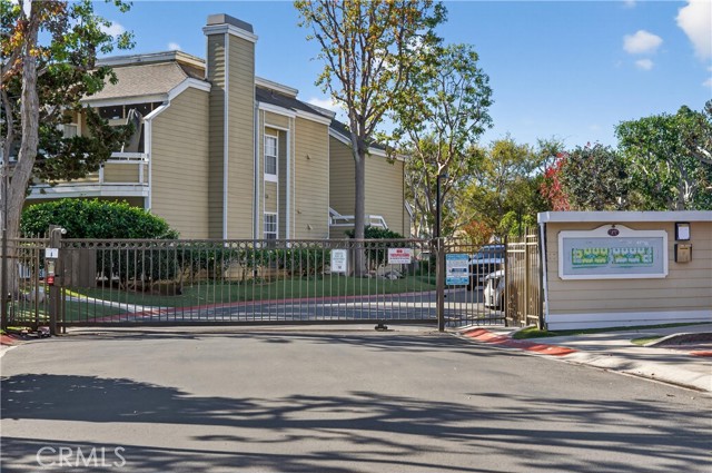 Detail Gallery Image 2 of 43 For 3740 S Bear, Santa Ana,  CA 92704 - 2 Beds | 2 Baths