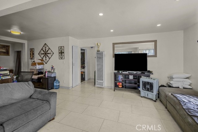 Detail Gallery Image 6 of 23 For 116 N Holly Ave, Compton,  CA 90221 - 2 Beds | 1 Baths