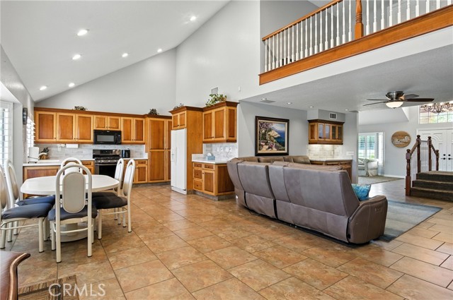 Detail Gallery Image 12 of 50 For 11021 Cedar Creek Dr, Rancho Cucamonga,  CA 91737 - 4 Beds | 2 Baths