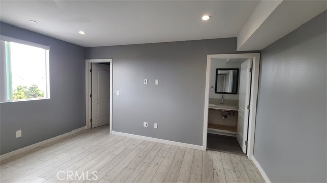 Detail Gallery Image 10 of 23 For 839 E 32nd, Los Angeles,  CA 90011 - 5 Beds | 4 Baths