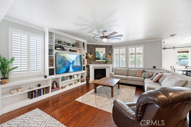 22517 Skipping Stone Drive, Saugus CA: https://media.crmls.org/medias/a01c5015-5029-4fd6-80ad-53dd9ebf723e.jpg