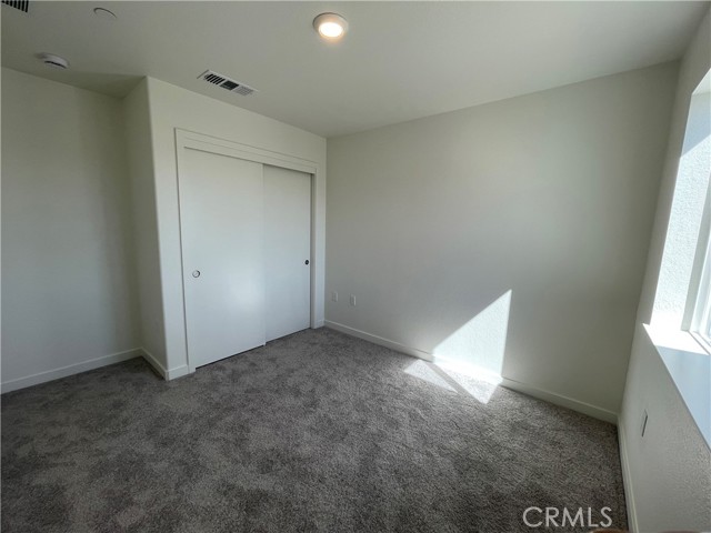 Detail Gallery Image 5 of 8 For 786 Stone Ridge East Ave, Merced,  CA 95341 - 3 Beds | 2/1 Baths