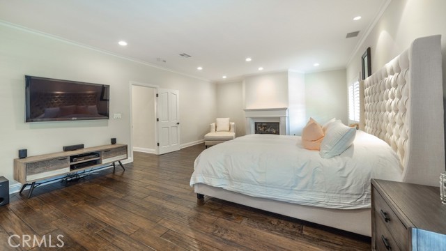 Detail Gallery Image 37 of 61 For 4461 Stern Ave, Sherman Oaks,  CA 91423 - 5 Beds | 4/1 Baths