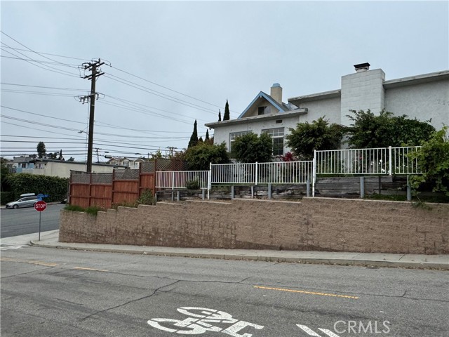 Detail Gallery Image 1 of 6 For 717 S Redondo Ave, Manhattan Beach,  CA 90266 - 3 Beds | 2 Baths